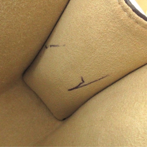 Louis Vuitton Pochette Florentine - Picture 15 of 15